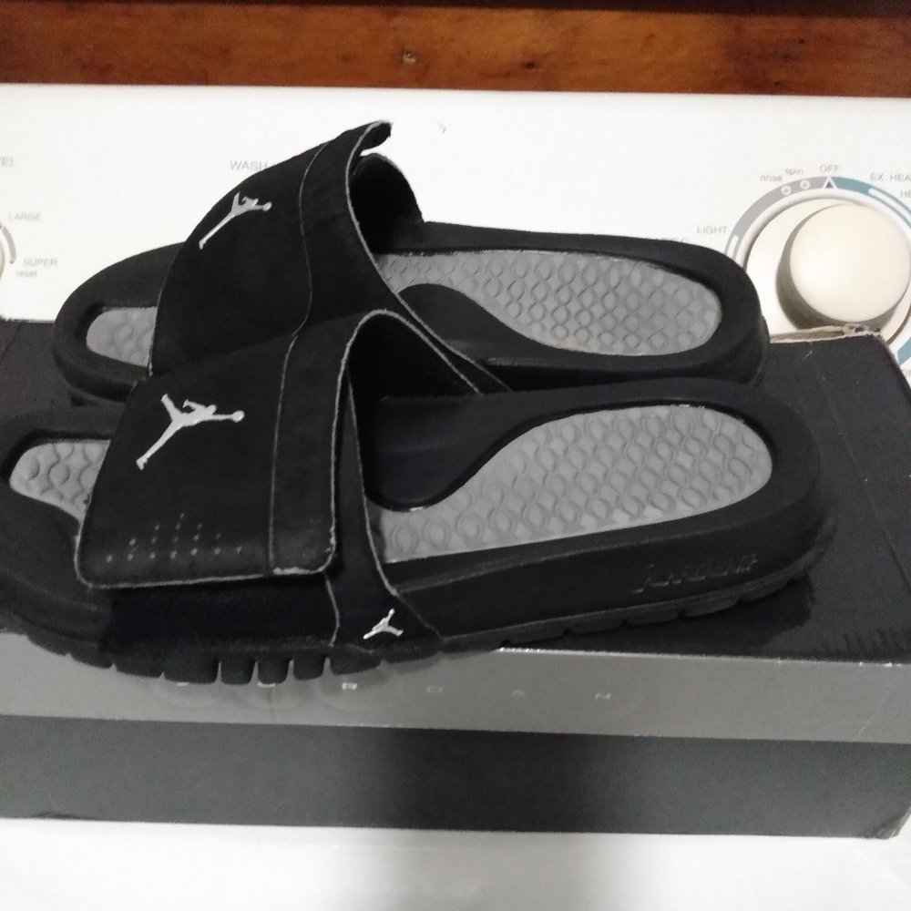 Women's slides - Picture 1 of 2